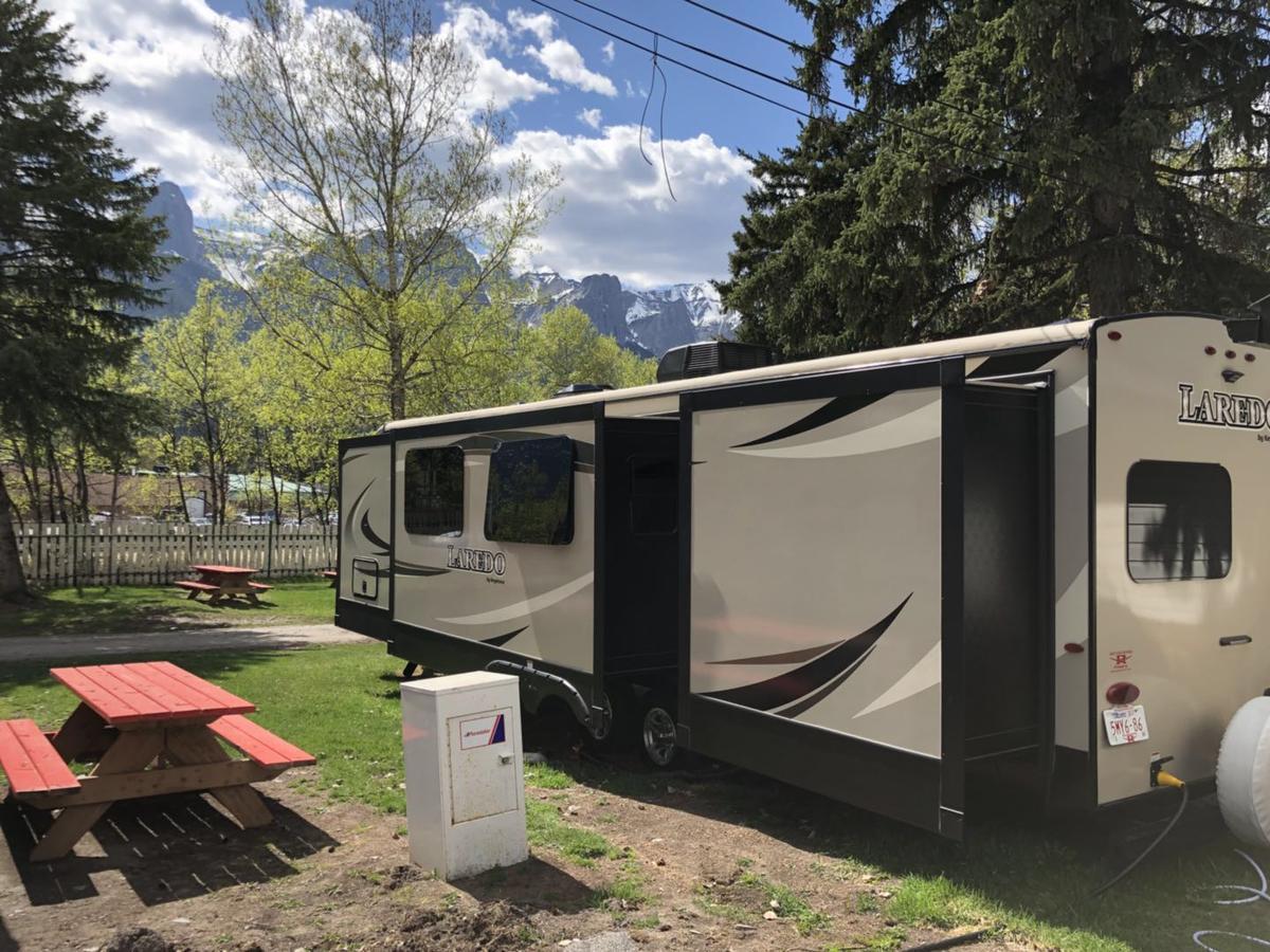 Rundle Mountain Rv Park Hotel Canmore Exterior foto